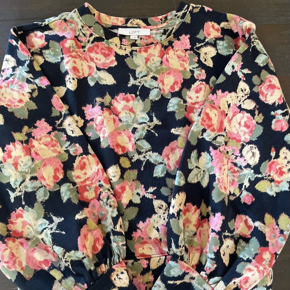 LOFT Floral Women's Top - Navy and Pink